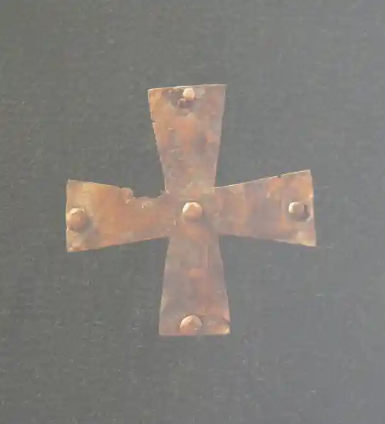 Metal cross without frame